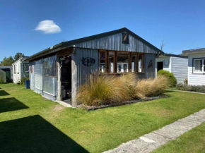 Mountains Edge Cabins, Monowai